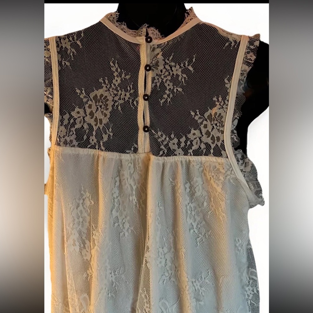 Xhilaration Women’s Lace Top Size L - Picture 5 of 9